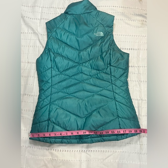 The North Face Women's Aqua Quilted Vest - Picture 10 of 15